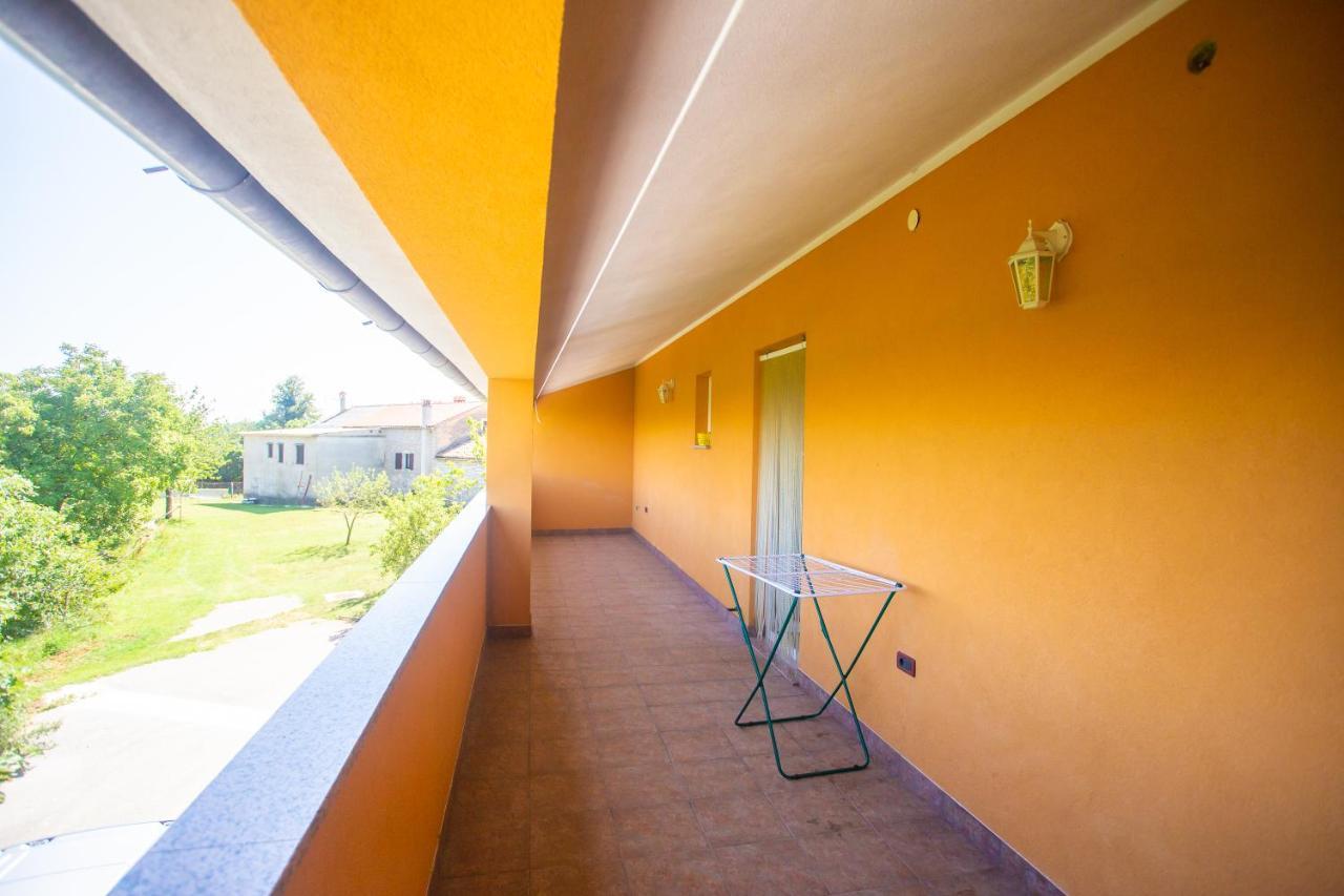 Holiday Home Labud Žminj Buitenkant foto
